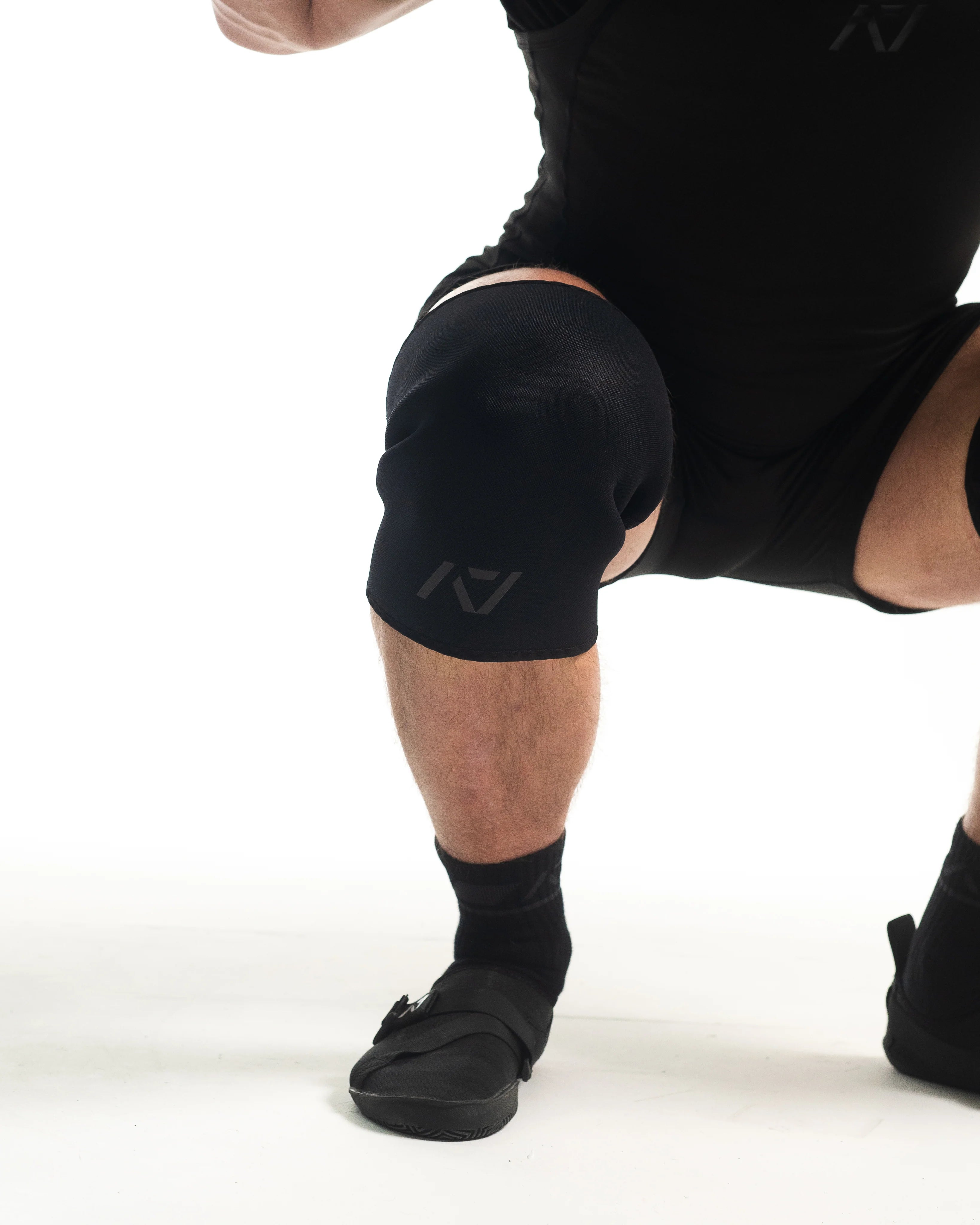 A7 Hourglass Knee Sleeves - Stiff - Stealth